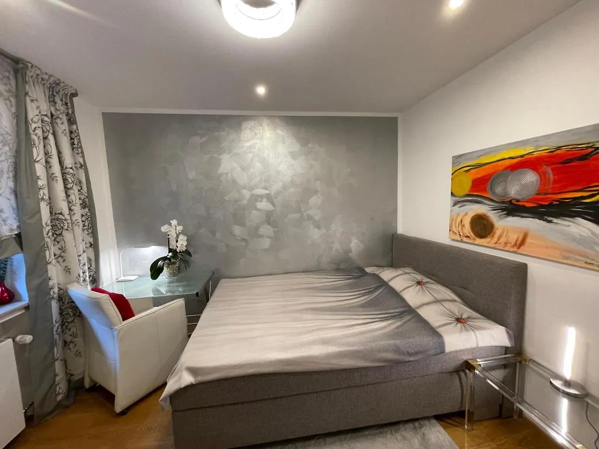 Homestay Airport Rooms Waldblick Cologne Germany